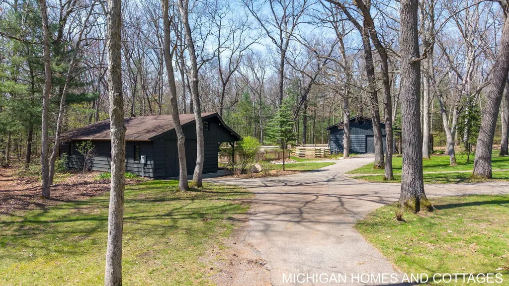 4303 132nd Avenue Heath Township MI 49419