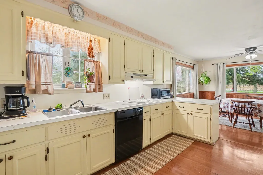 14361 76th Street South Haven Charter Township MI 49090