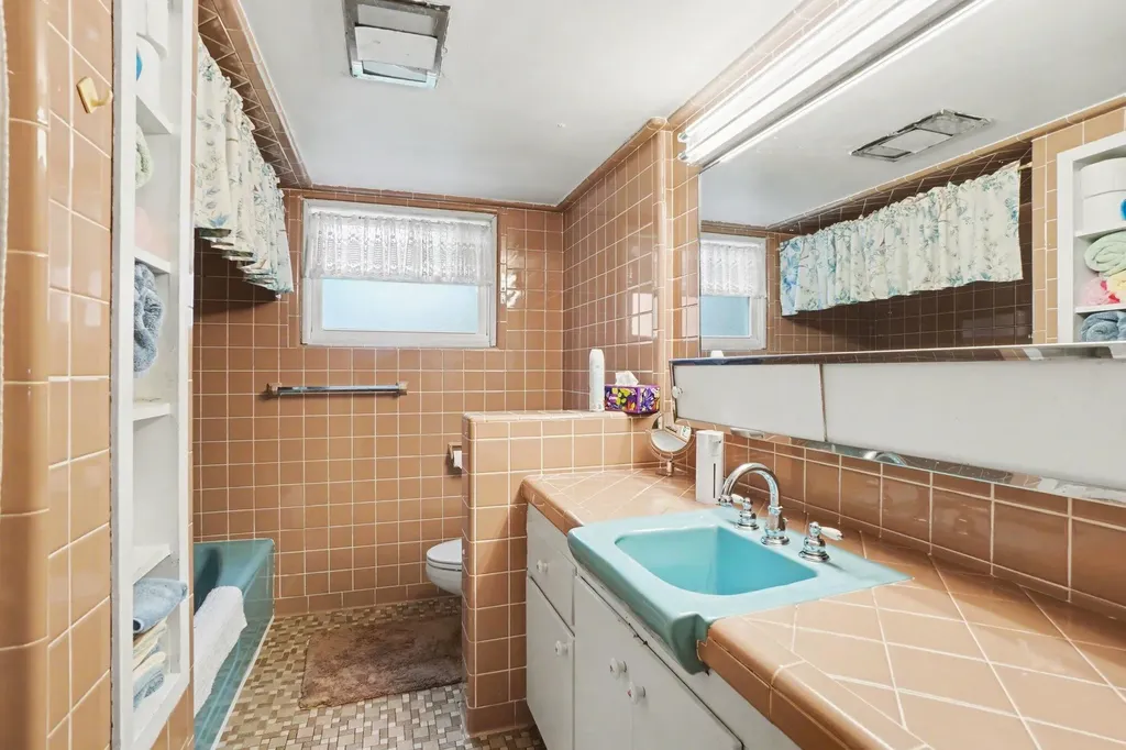 14361 76th Street South Haven Charter Township MI 49090