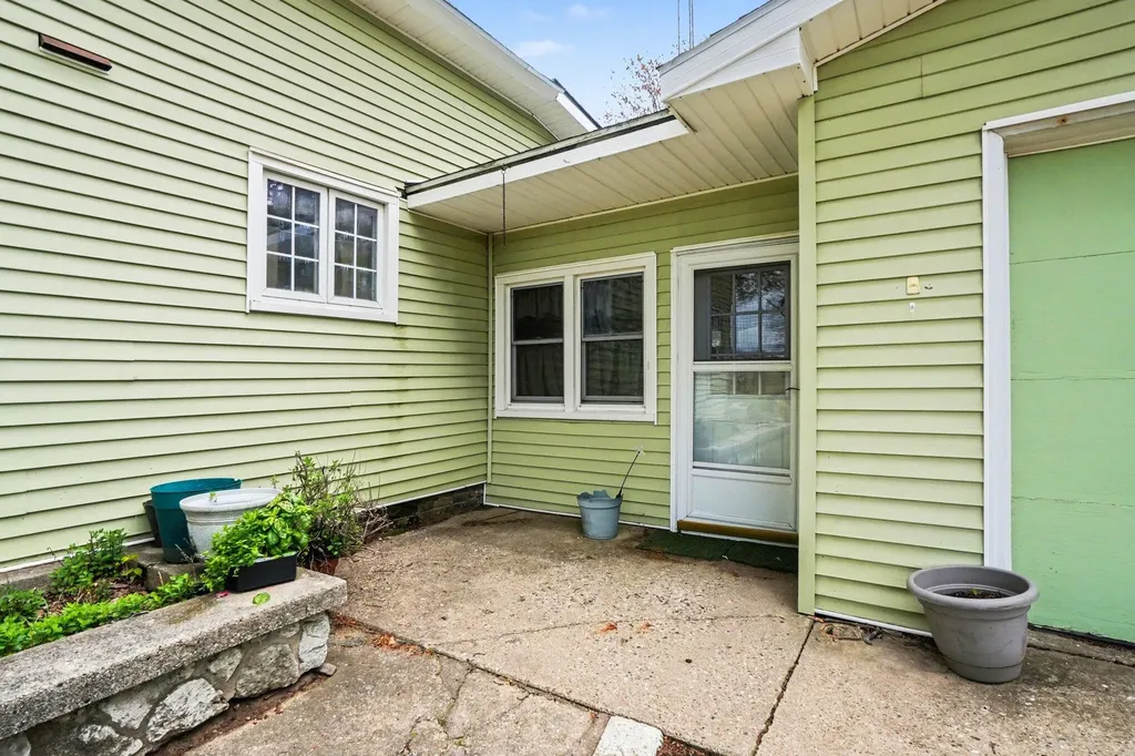 14361 76th Street South Haven Charter Township MI 49090