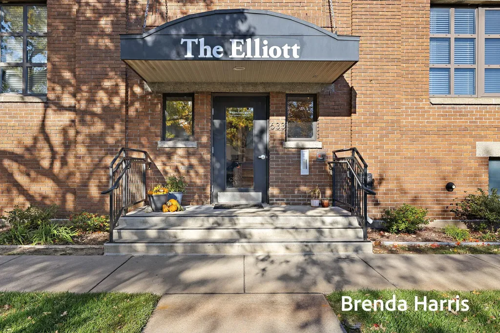 633 Elliott Avenue Grand Haven City MI 49417