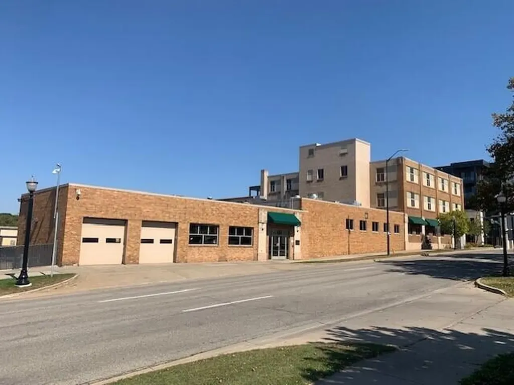 166 S River Avenue Holland City MI 49423