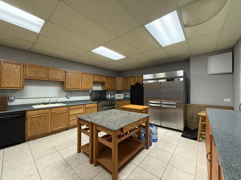 1819 W Willow Street Lansing City MI 48915