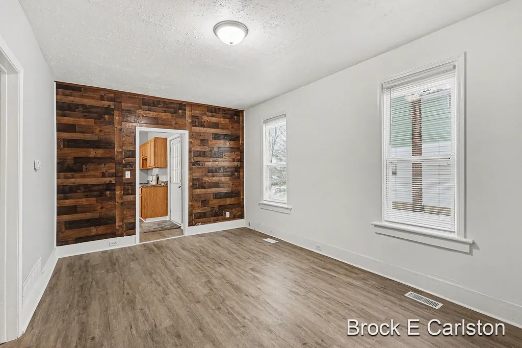 1157 W Dale Avenue Muskegon City MI 49441