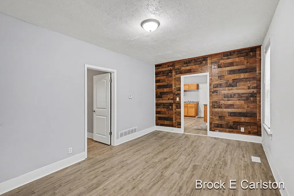 1157 W Dale Avenue Muskegon City MI 49441
