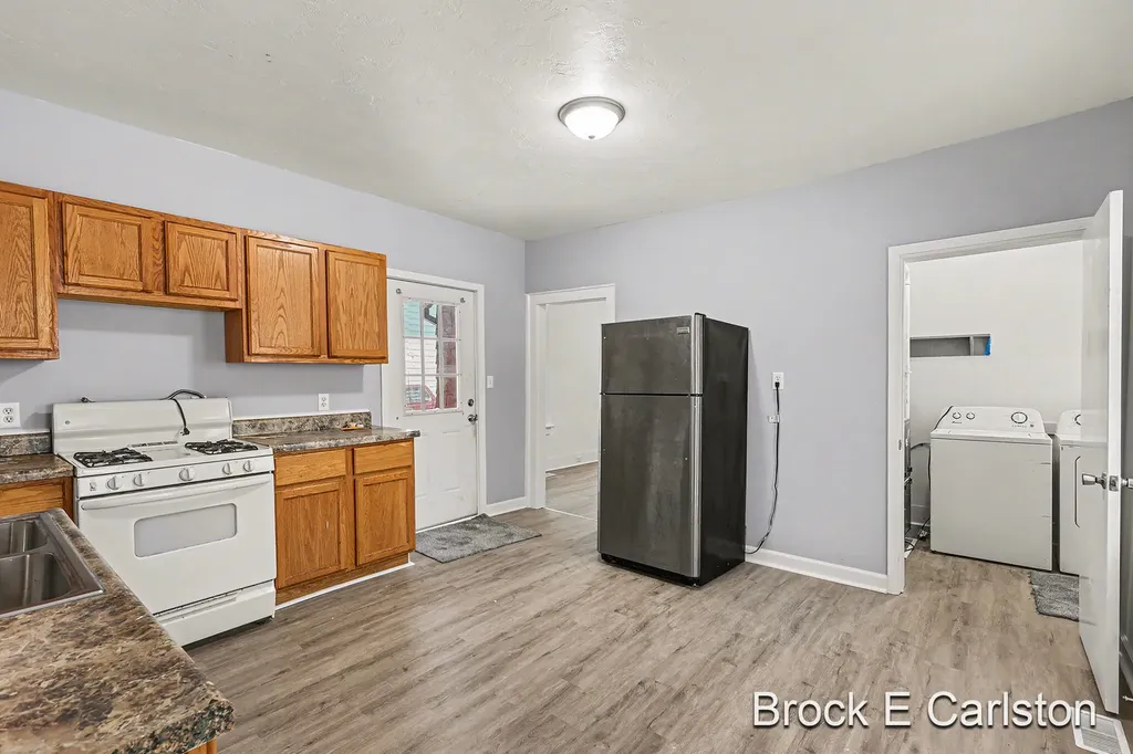 1157 W Dale Avenue Muskegon City MI 49441