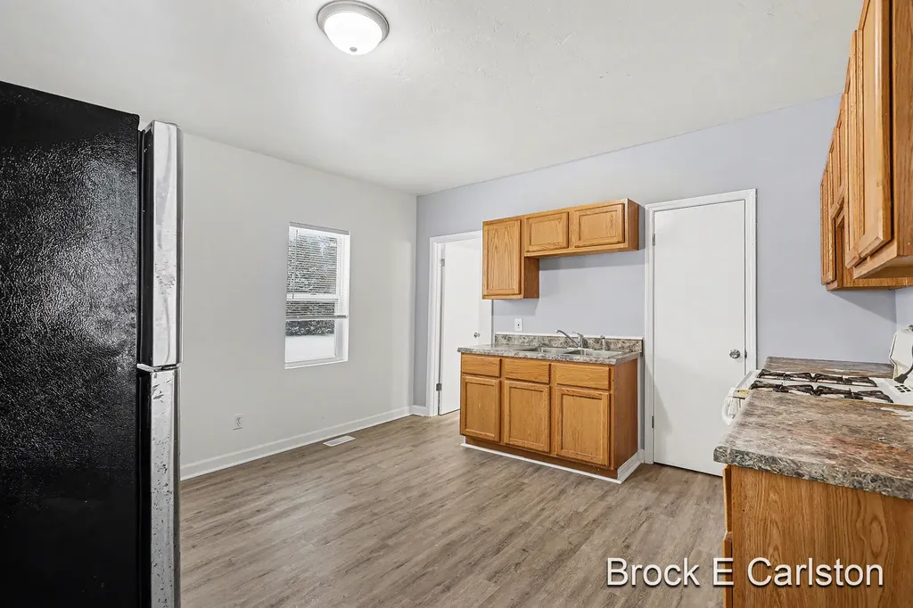 1157 W Dale Avenue Muskegon City MI 49441