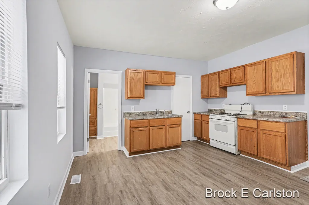 1157 W Dale Avenue Muskegon City MI 49441