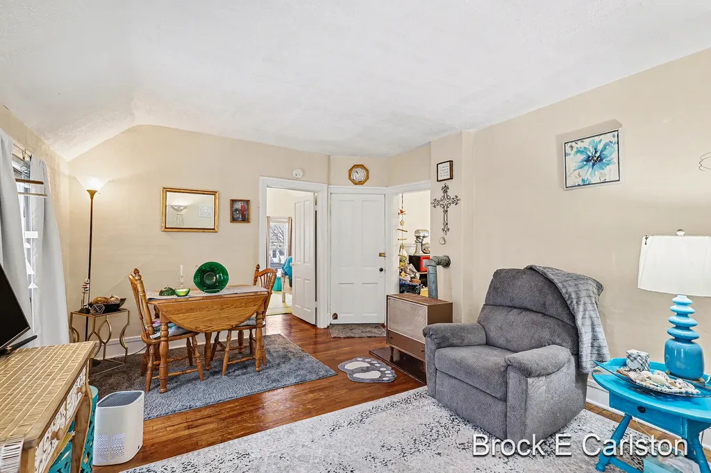 1157 W Dale Avenue Muskegon City MI 49441