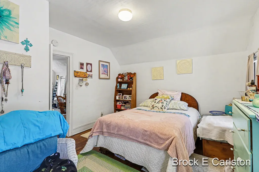 1157 W Dale Avenue Muskegon City MI 49441