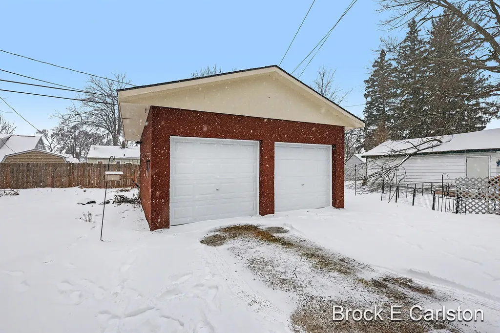 1157 W Dale Avenue Muskegon City MI 49441