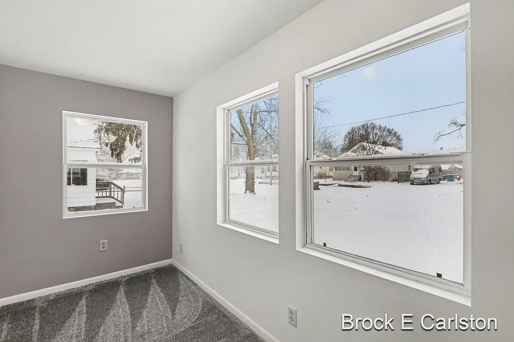 1157 W Dale Avenue Muskegon City MI 49441