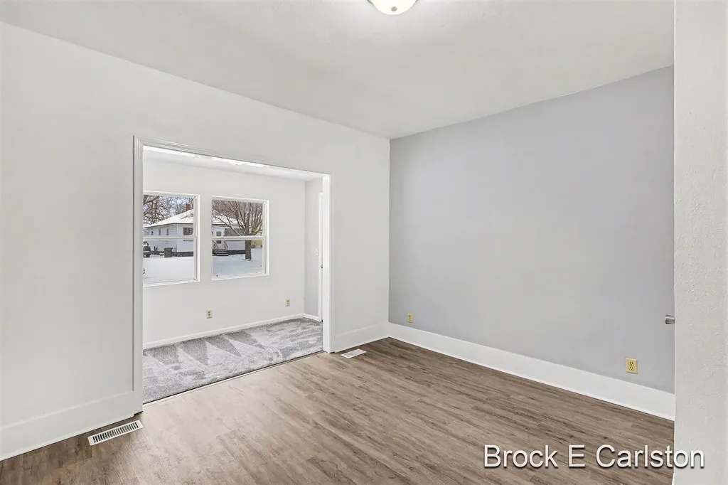 1157 W Dale Avenue Muskegon City MI 49441