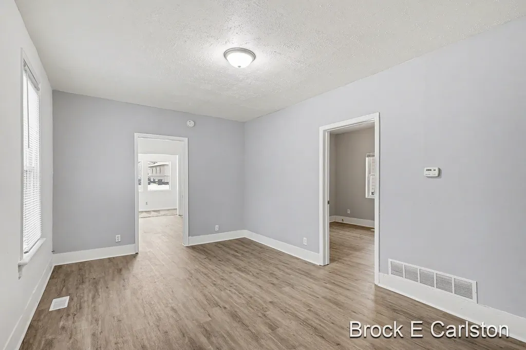 1157 W Dale Avenue Muskegon City MI 49441
