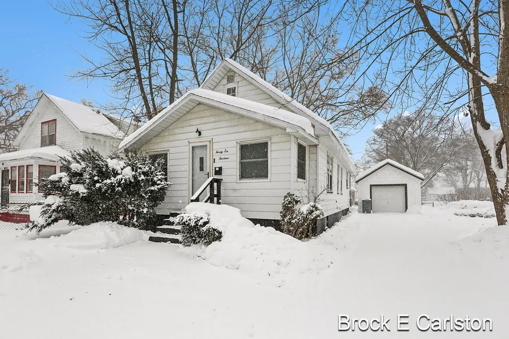2614 Riordan Street Muskegon Heights City MI 49444