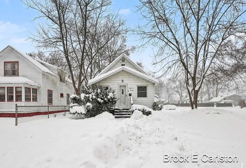 2614 Riordan Street Muskegon Heights City MI 49444