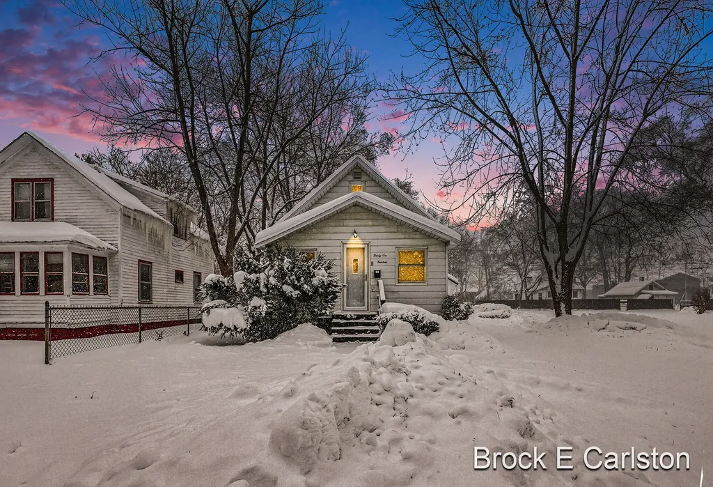 2614 Riordan Street Muskegon Heights City MI 49444