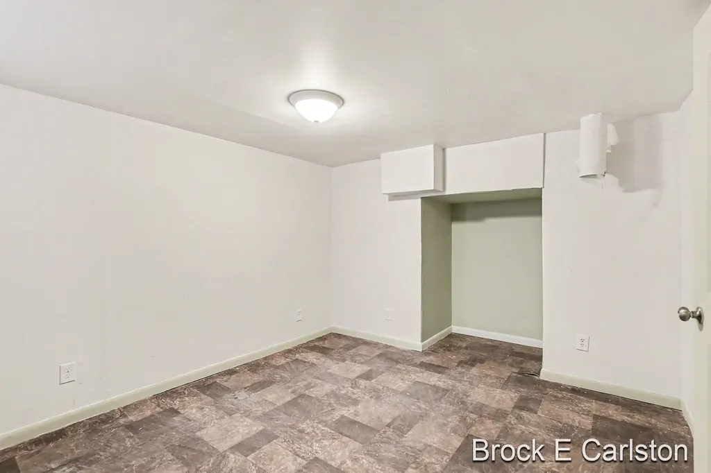 2614 Riordan Street Muskegon Heights City MI 49444
