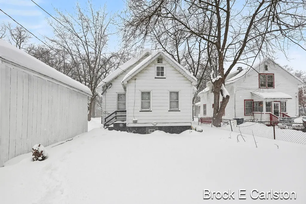 2614 Riordan Street Muskegon Heights City MI 49444