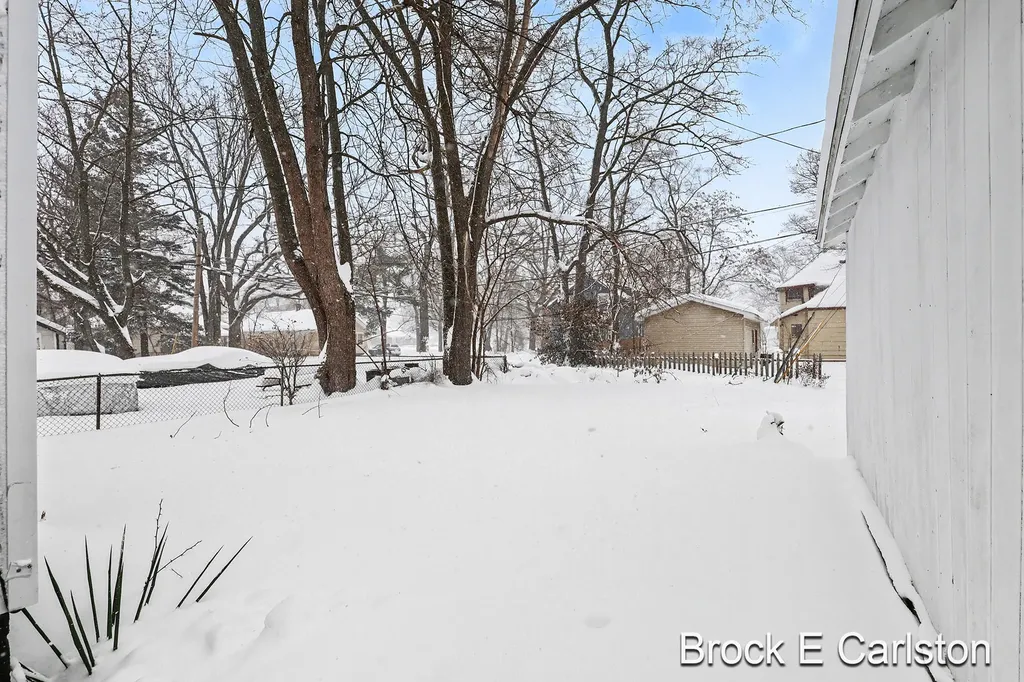 2614 Riordan Street Muskegon Heights City MI 49444
