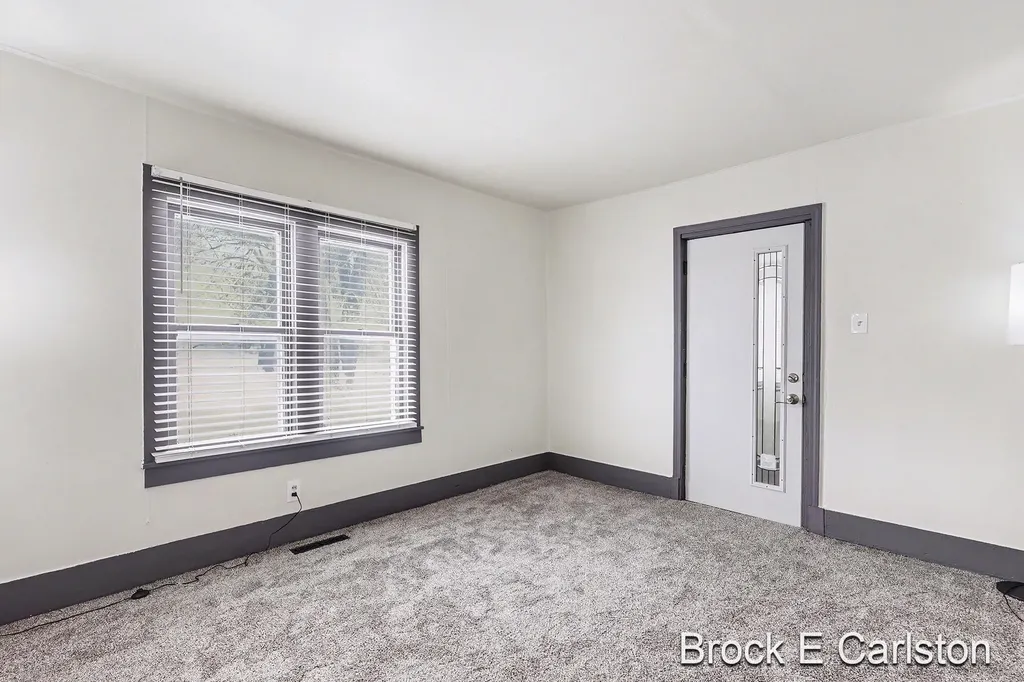 2614 Riordan Street Muskegon Heights City MI 49444