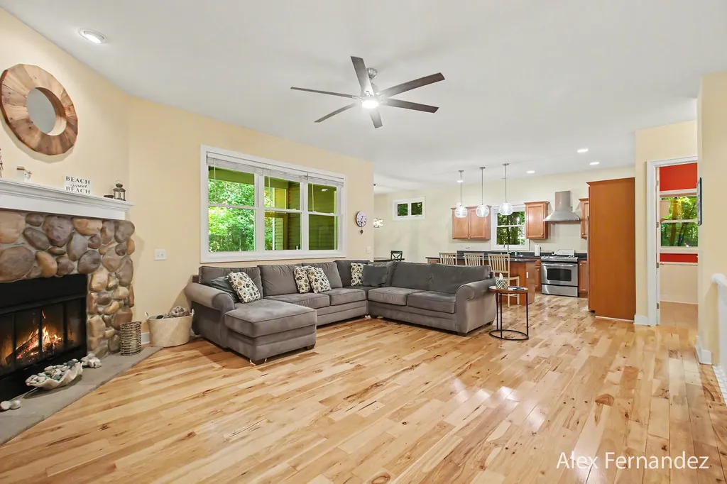 6288 Hawthorne Court Saugatuck Township MI 49453