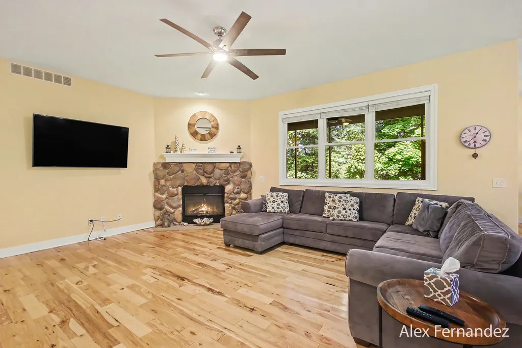 6288 Hawthorne Court Saugatuck Township MI 49453