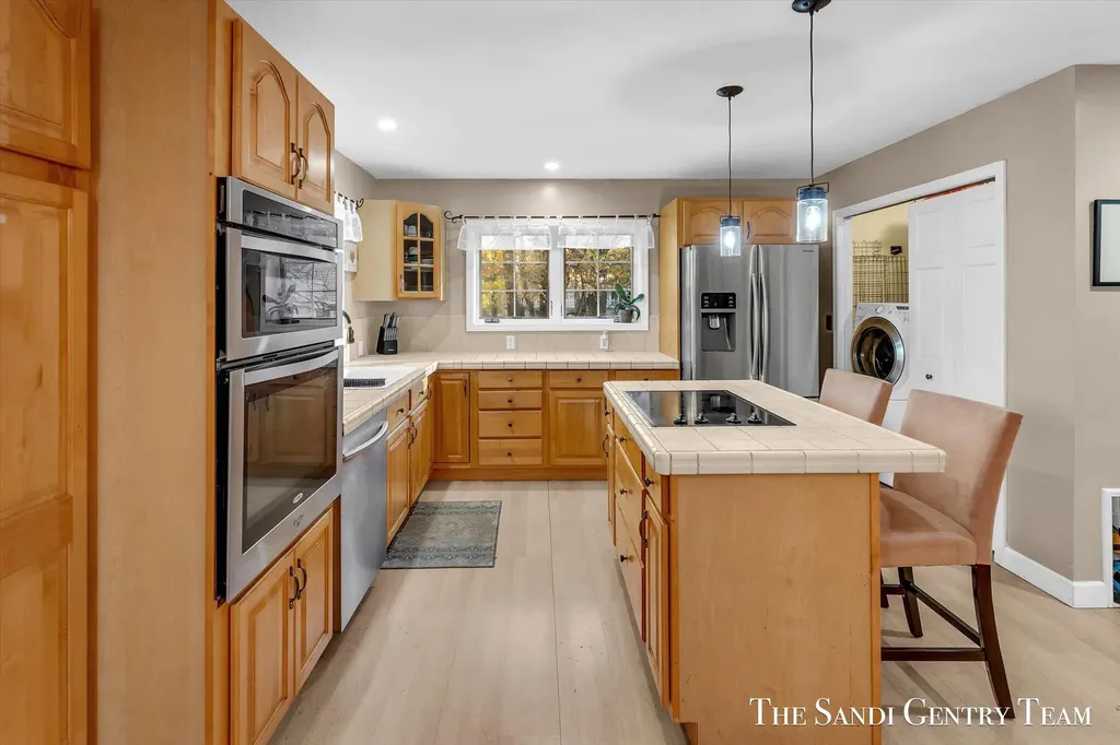 1020 Brookway Court Norton Shores City MI 49441