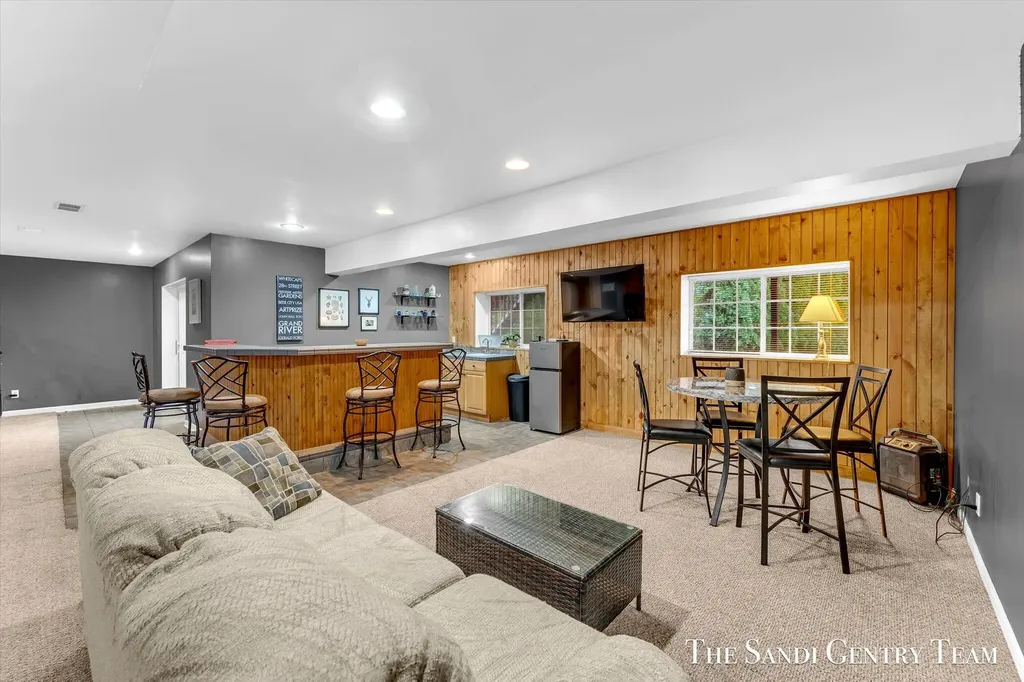 1020 Brookway Court Norton Shores City MI 49441
