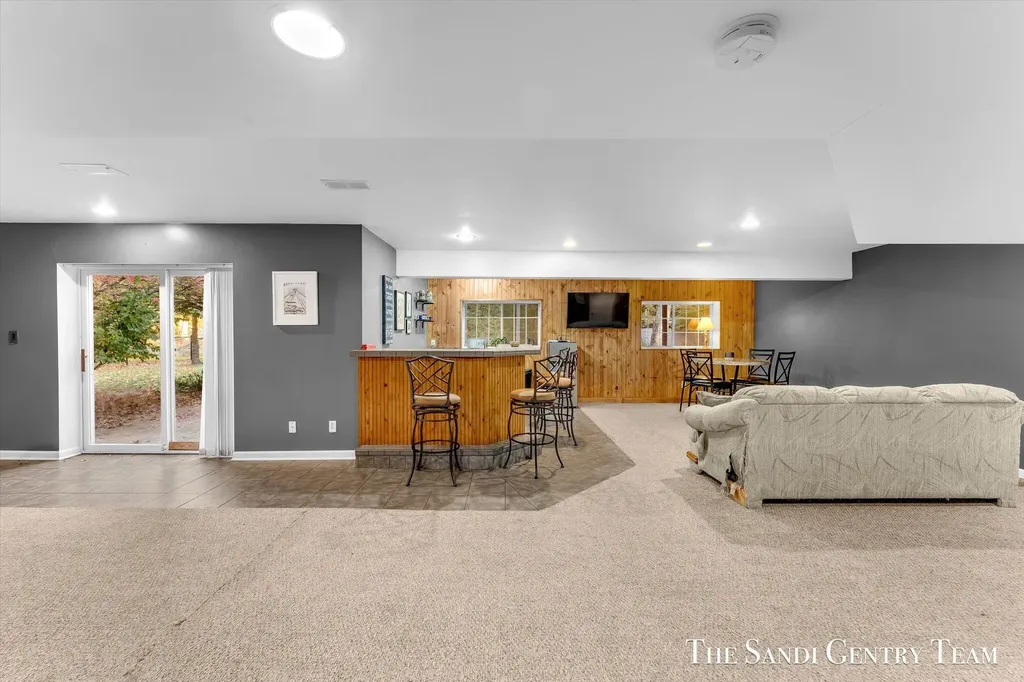 1020 Brookway Court Norton Shores City MI 49441