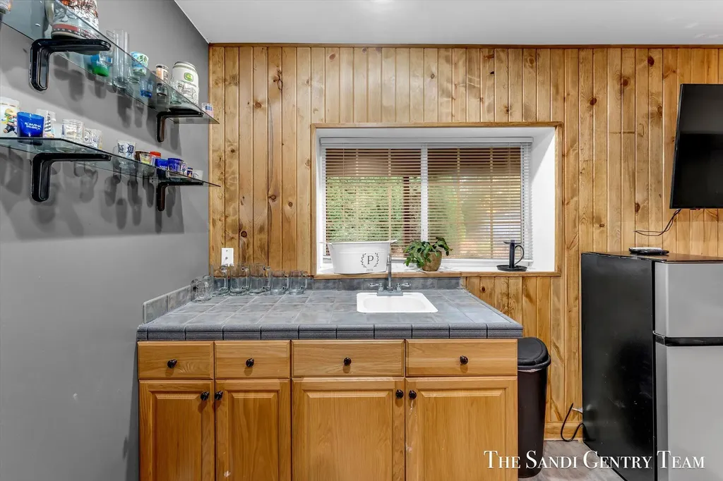 1020 Brookway Court Norton Shores City MI 49441