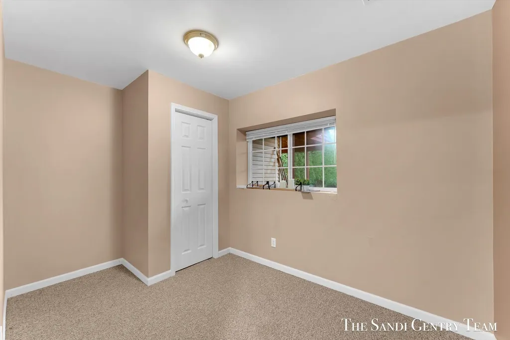 1020 Brookway Court Norton Shores City MI 49441