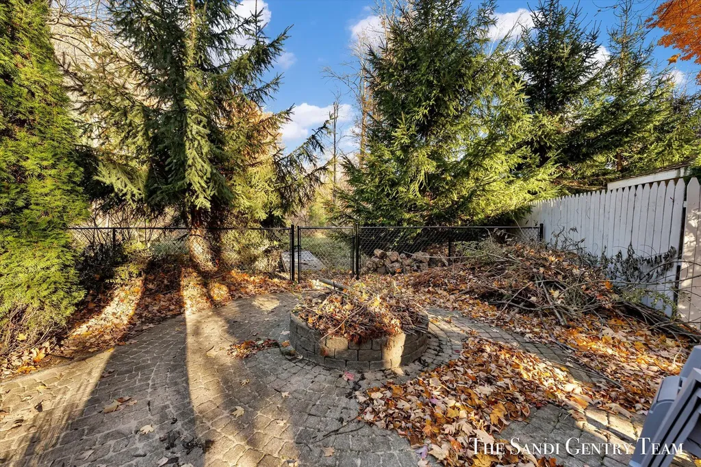 1020 Brookway Court Norton Shores City MI 49441
