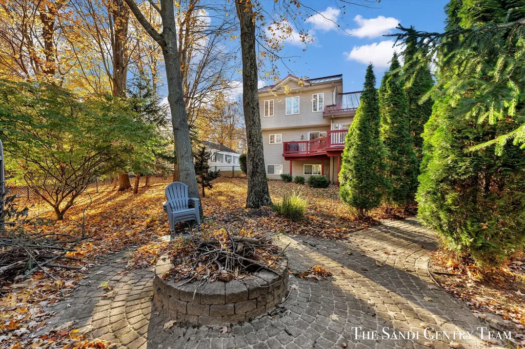 1020 Brookway Court Norton Shores City MI 49441