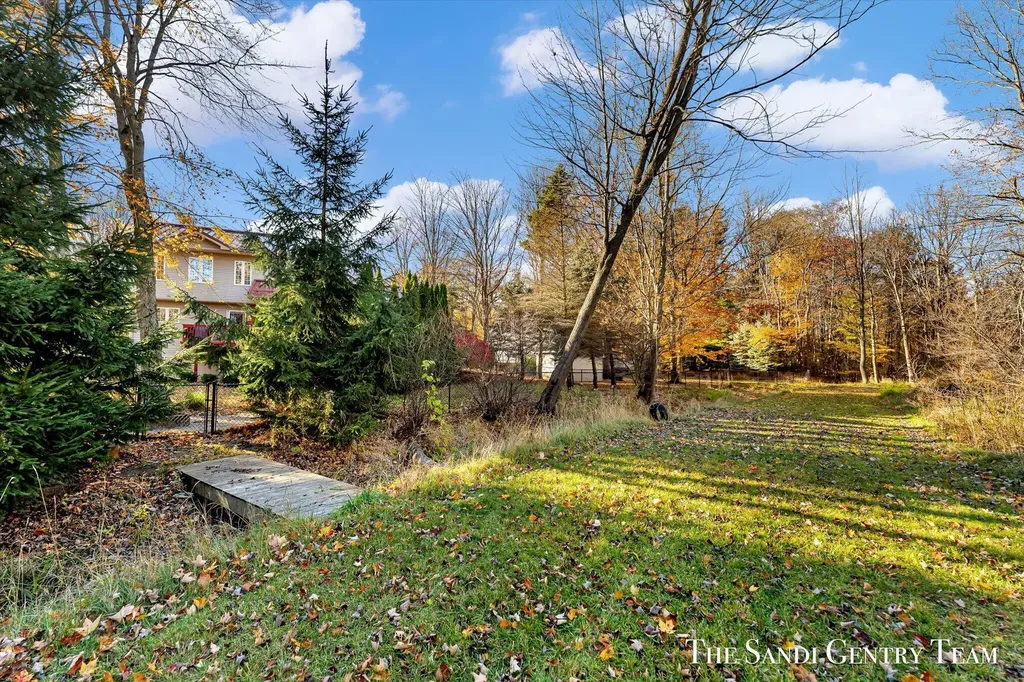 1020 Brookway Court Norton Shores City MI 49441