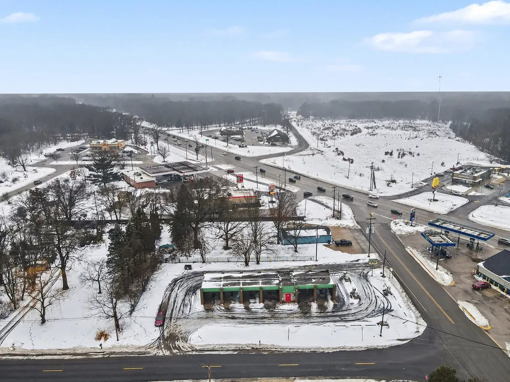 1671 E River Road Muskegon Charter Township MI 49445