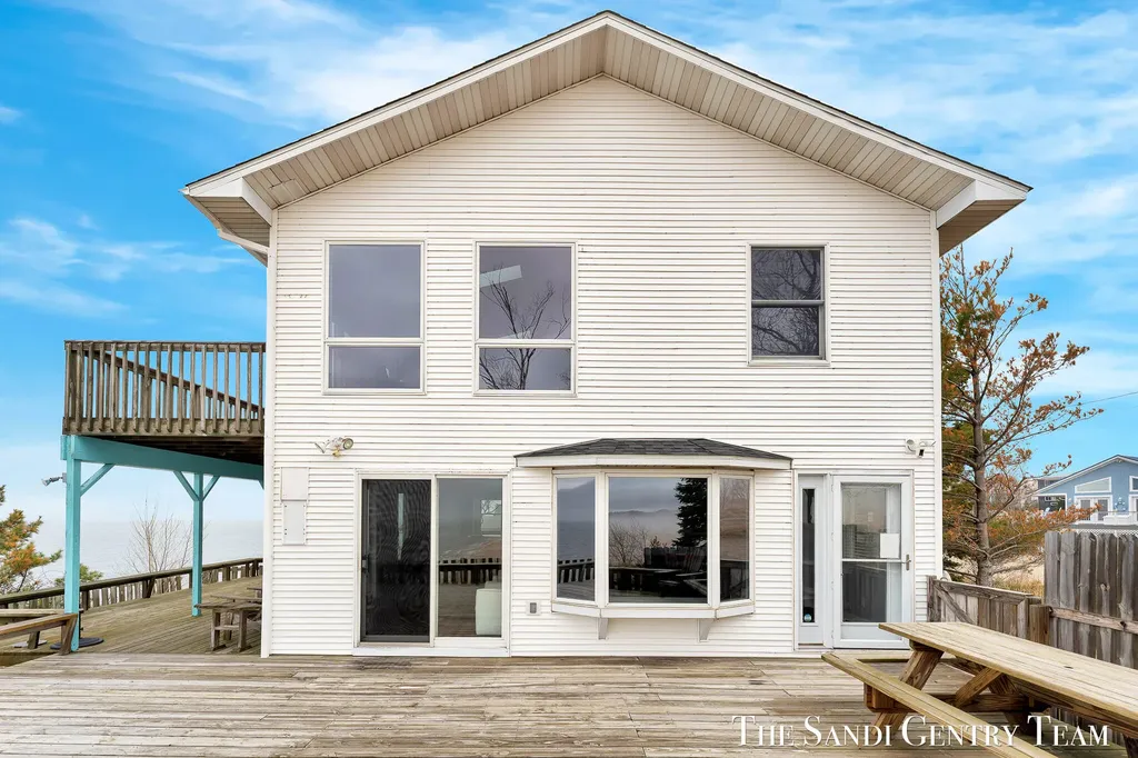 2767 N Lakeshore Drive Golden Township MI 49436