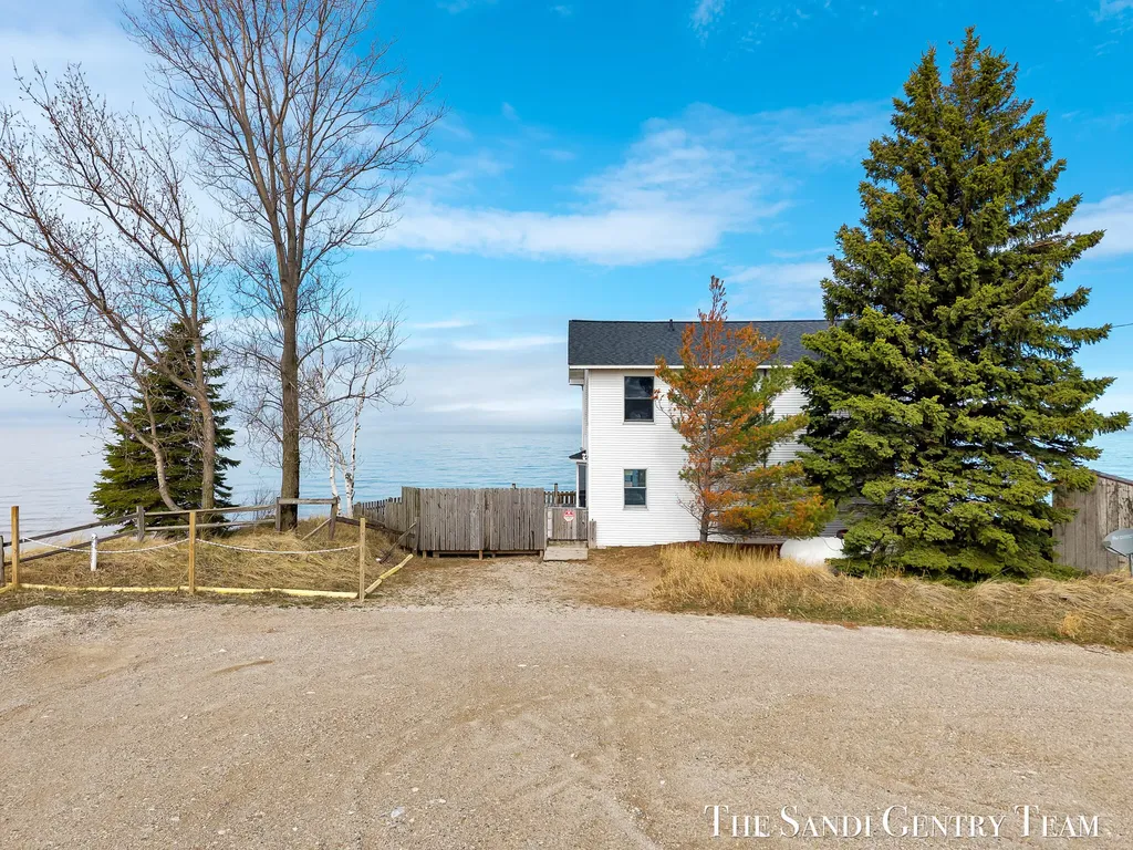 2767 N Lakeshore Drive Golden Township MI 49436