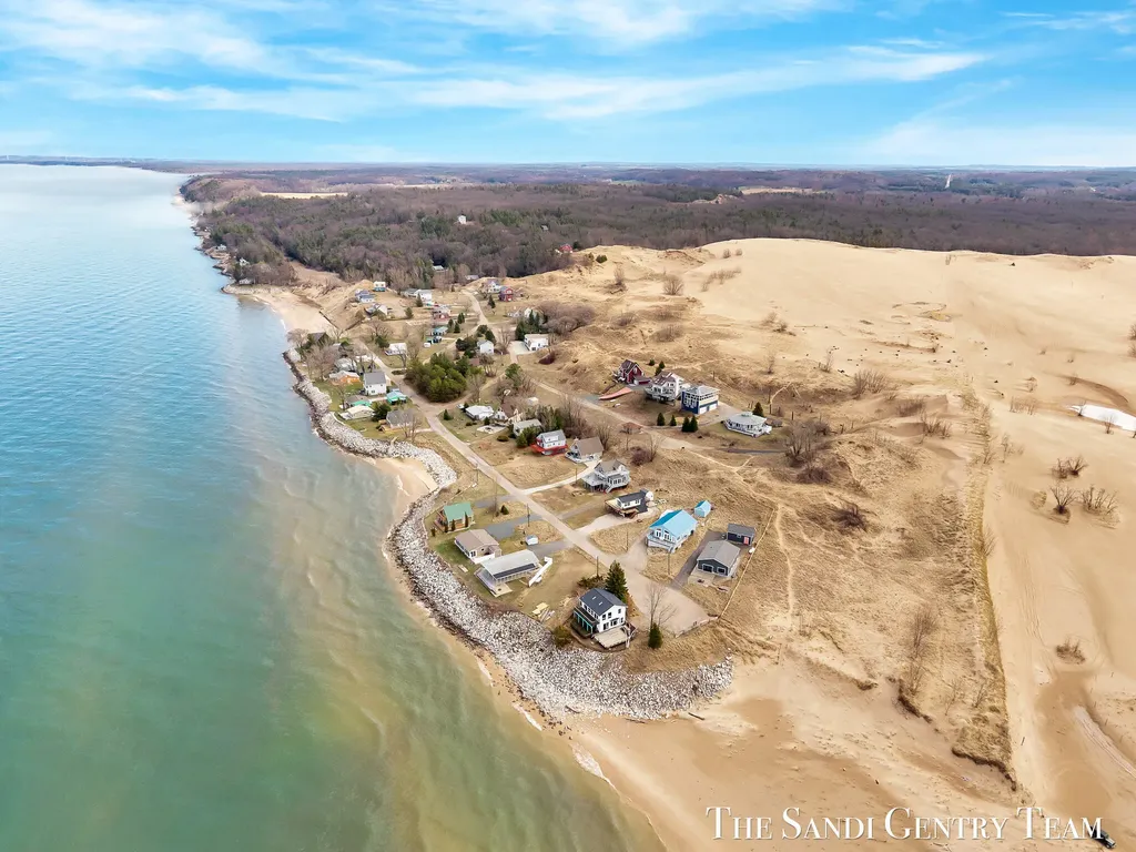 2767 N Lakeshore Drive Golden Township MI 49436