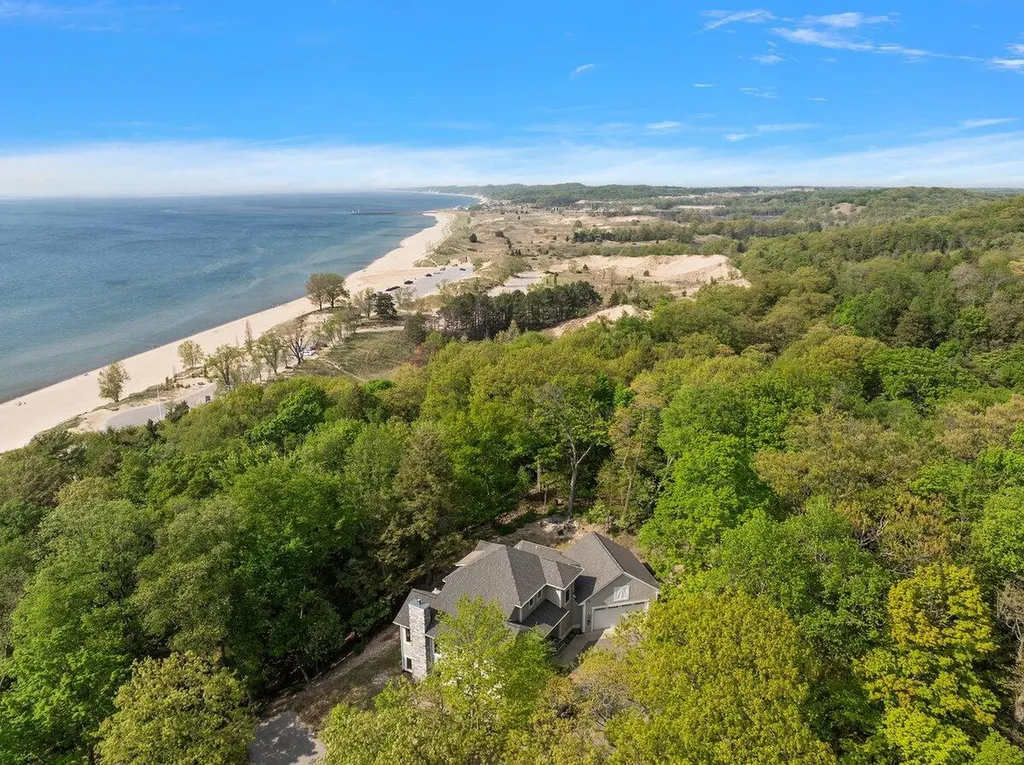 690 Dunegrass Circle Drive Saugatuck City MI 49453