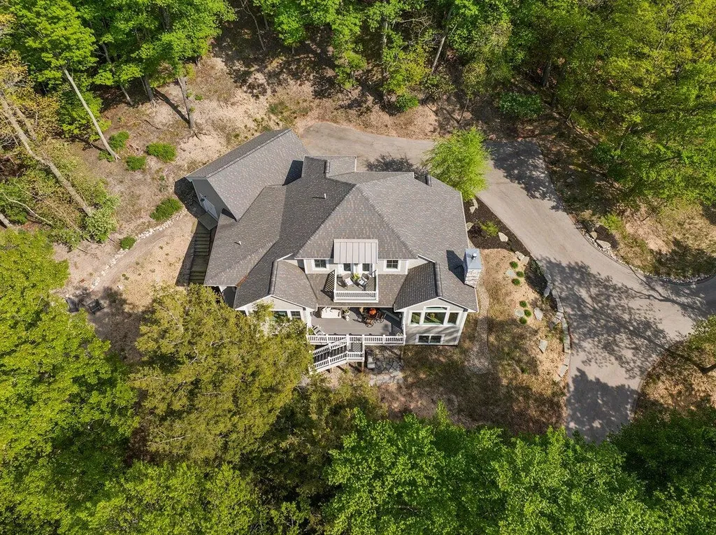 690 Dunegrass Circle Drive Saugatuck City MI 49453