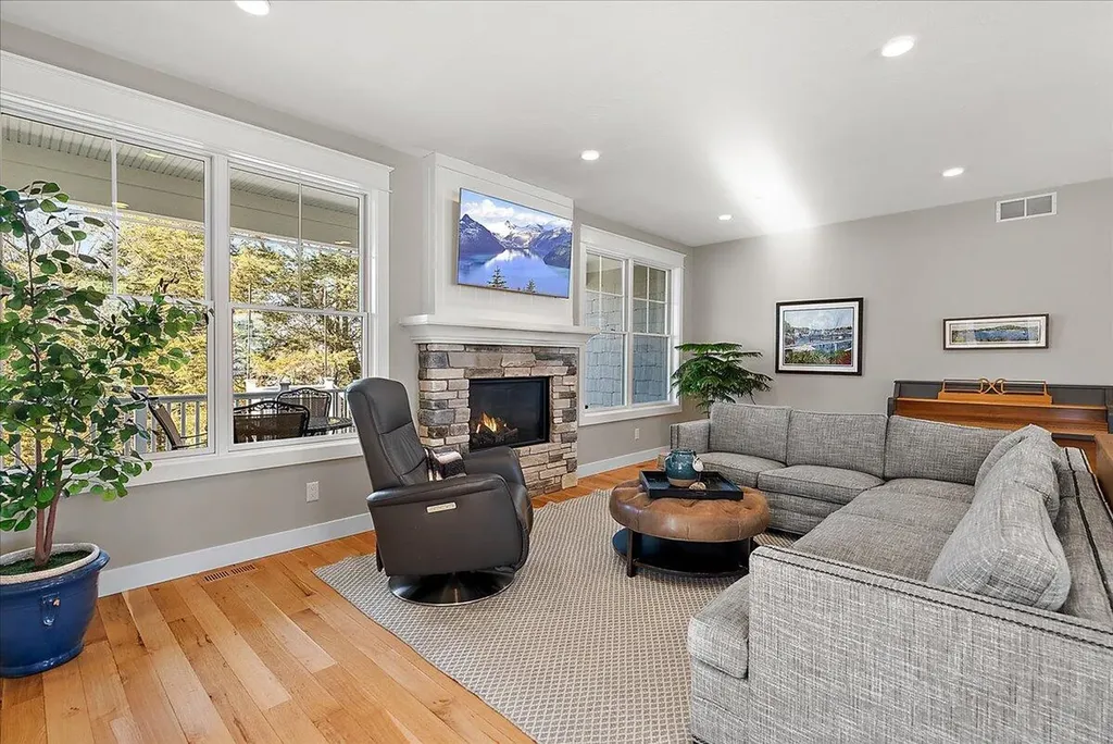 690 Dunegrass Circle Drive Saugatuck City MI 49453