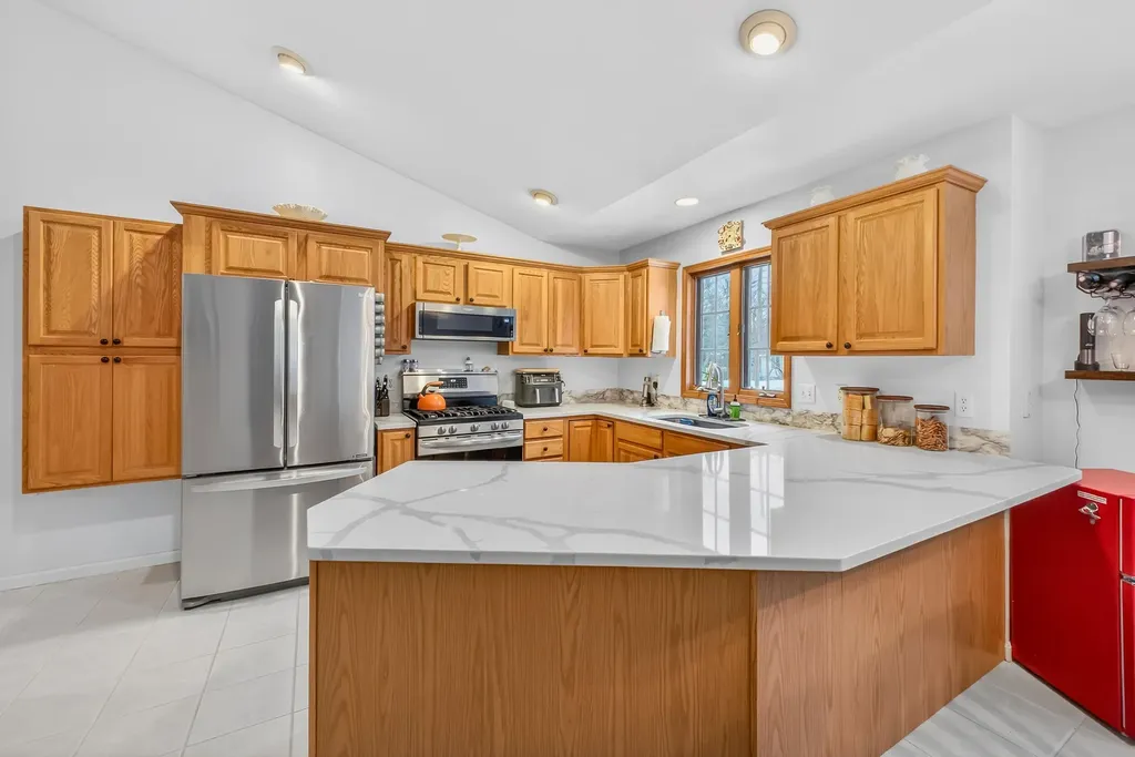 975 Glenwood Avenue Laketon Township MI 49445