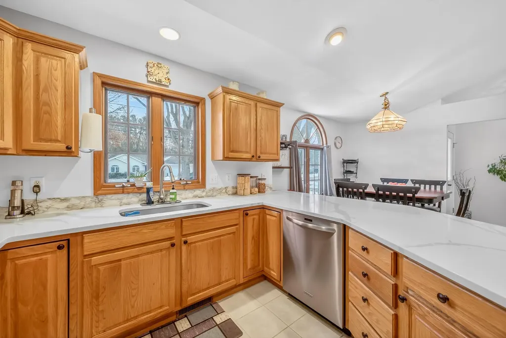 975 Glenwood Avenue Laketon Township MI 49445