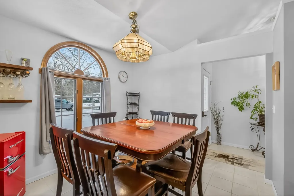 975 Glenwood Avenue Laketon Township MI 49445