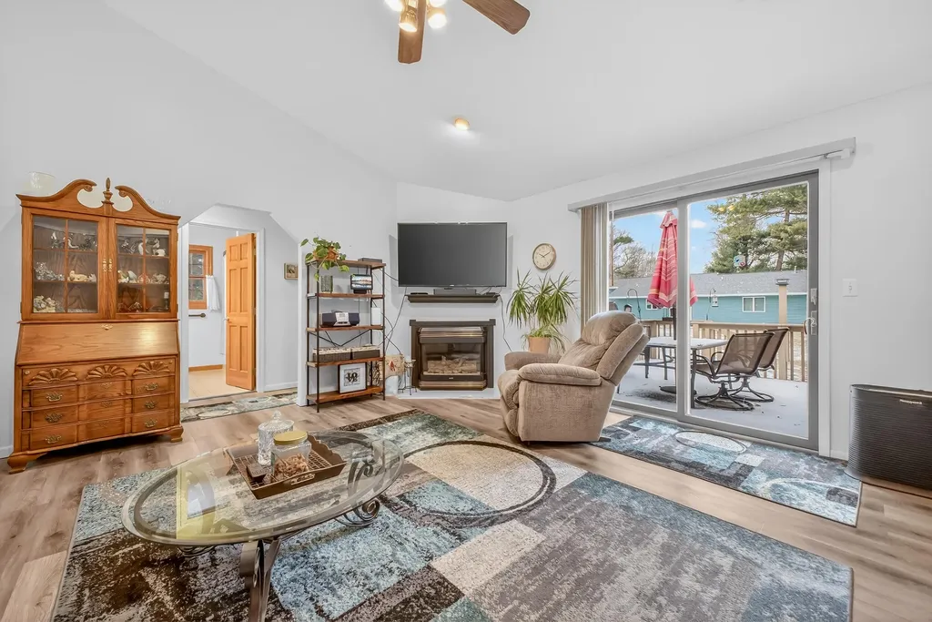 975 Glenwood Avenue Laketon Township MI 49445