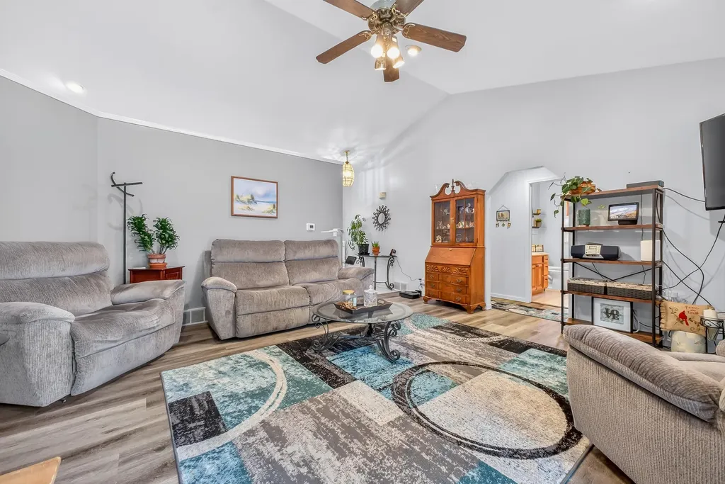 975 Glenwood Avenue Laketon Township MI 49445