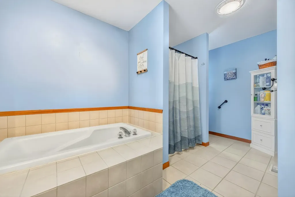 975 Glenwood Avenue Laketon Township MI 49445