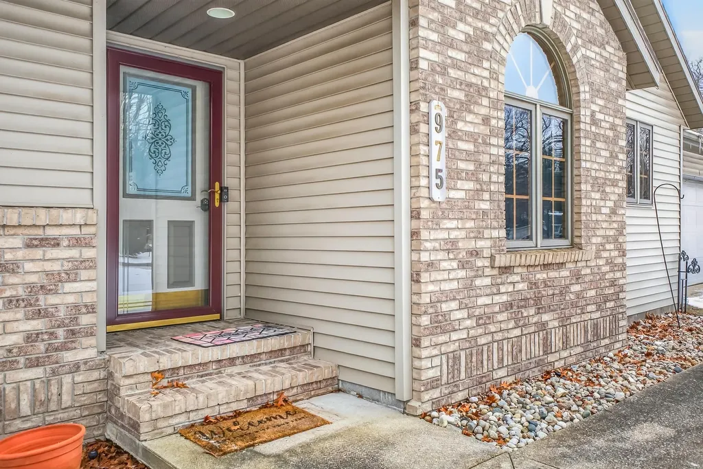 975 Glenwood Avenue Laketon Township MI 49445