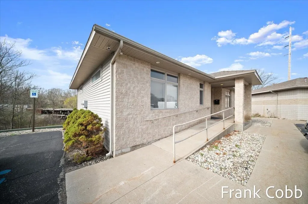 4075 Airline Highway Norton Shores City MI 49444